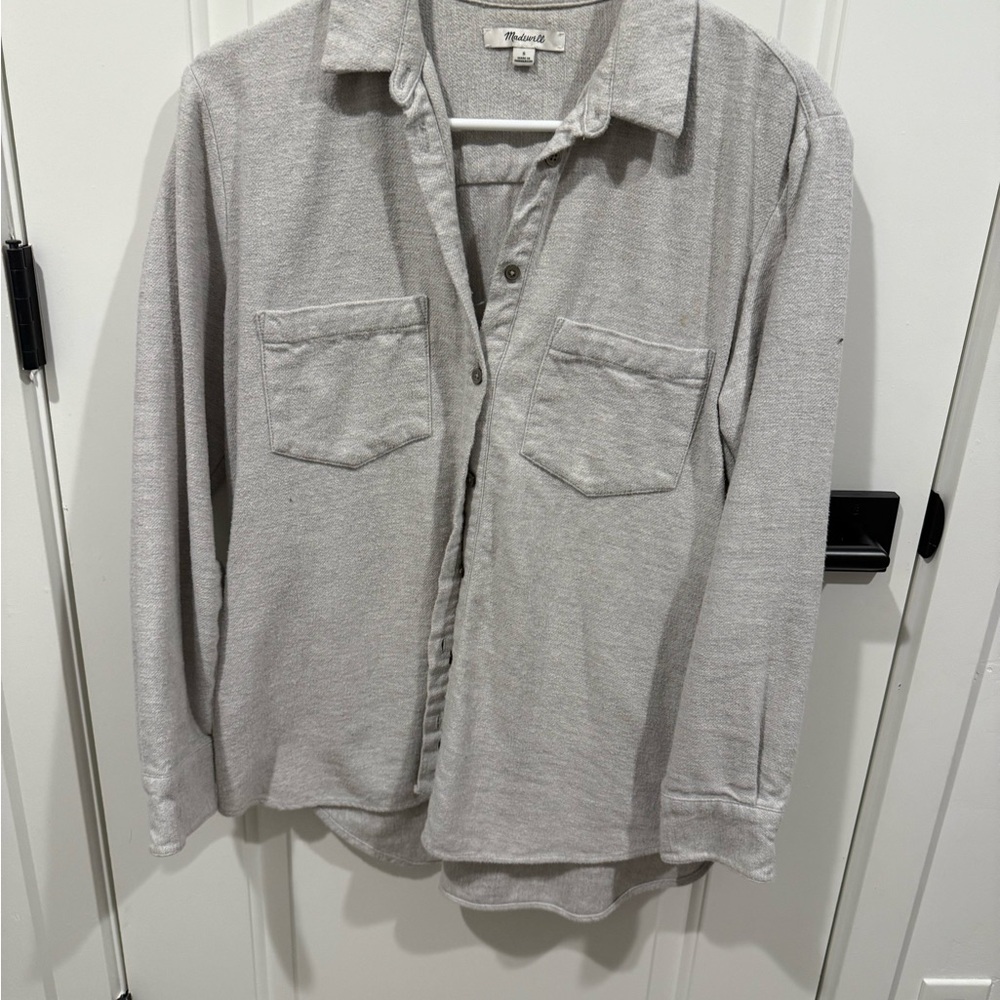 Women’s Gray Button-Up Shirt